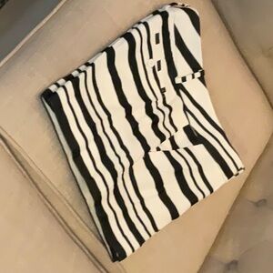 NY&Co, size 8, striped black and white